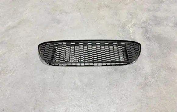 BMW 1 E82 E88 Front bumper lower grill 51118045432 8045432