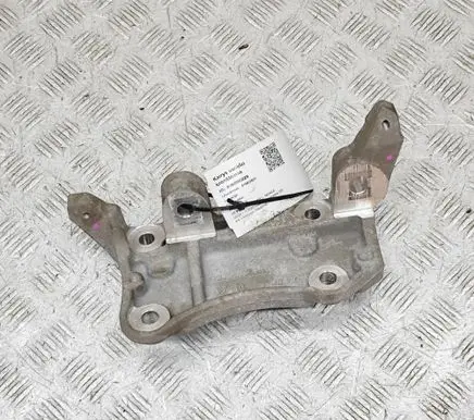 Opel Mokka B Engine mounting bracket 9826426680