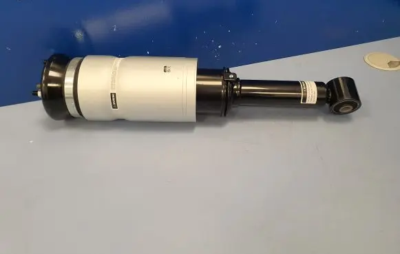 Land Rover Discovery 3 - LR3 Front air suspension shock absorber LR016403 LR016414 LR016415