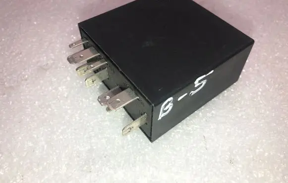 Audi A6 S6 C5 4B Window wiper relay 4B0955531A 72WA401 B040400