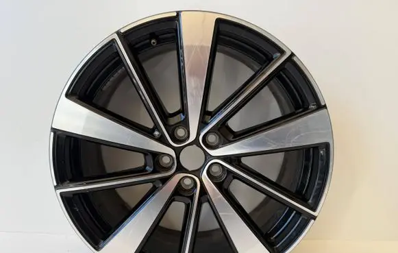 Polestar 2 R19 alloy rim 31680895