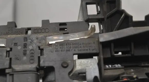 Audi A8 S8 D3 4E Front door exterior handle/bracket 4E0839885E 4E2837886F