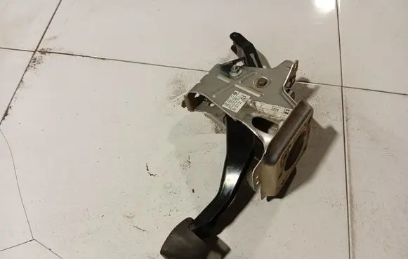 Seat Altea Clutch pedal 1K1721057