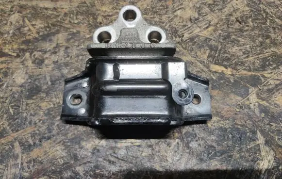 Jeep Compass Gearbox mount 68253031AC