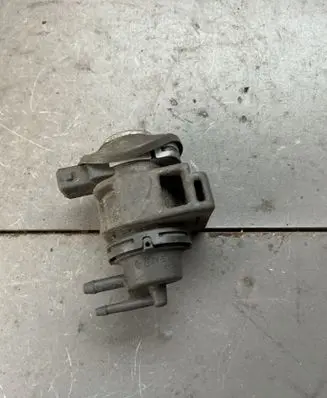 Renault Laguna III Turbo solenoid valve 8200661049
