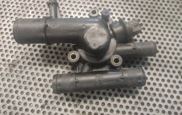 Renault Master II Thermostat housing 