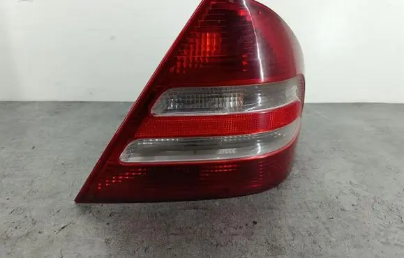 Mercedes-Benz C W203 Rear/tail lights UL03312R