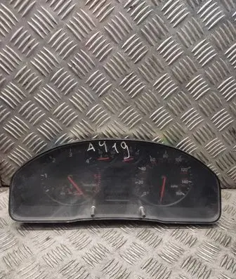 Audi A4 S4 B5 8D Speedometer (instrument cluster) 8d0919910k