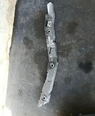 Citroen C4 I Picasso Front bumper mounting bracket 9656671080