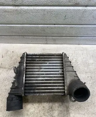 Skoda Octavia Mk1 (1U) Intercooler radiator 1J0145805