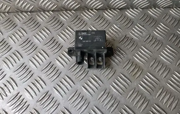 BMW X5 E70 Charging relay 7661503 766150301
