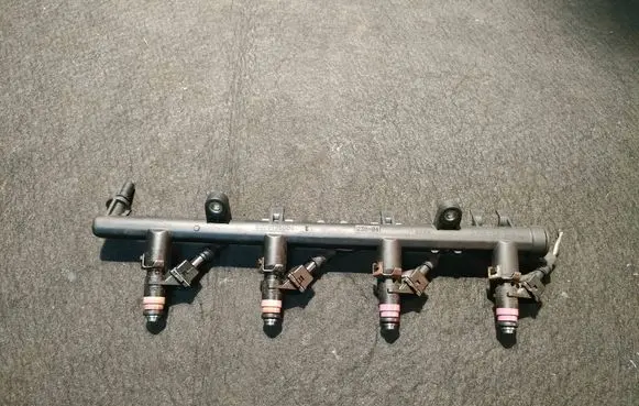 Renault Scenic II - Grand scenic II Fuel main line pipe 8200135504