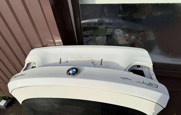 Tailgate/trunk/boot lid
