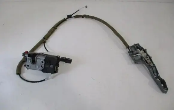 Citroen Berlingo Rear door lock 828421