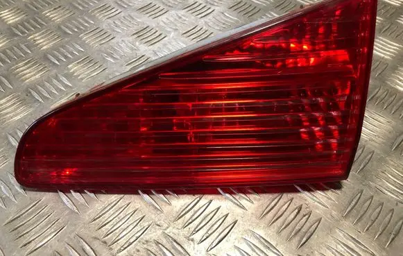 Peugeot 607 Rear/tail lights 2543D