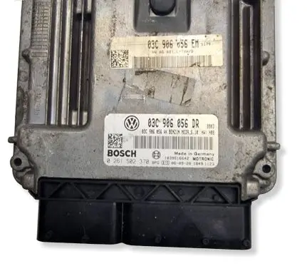 Volkswagen Golf V Engine control unit/module 03C906056DR 0261S023701