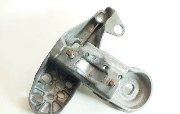 Audi A4 S4 B6 8E 8H Engine mounting bracket 8E0199351M