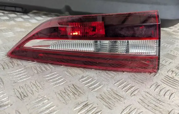Opel Grandland X Rear/tail lights YP00016580