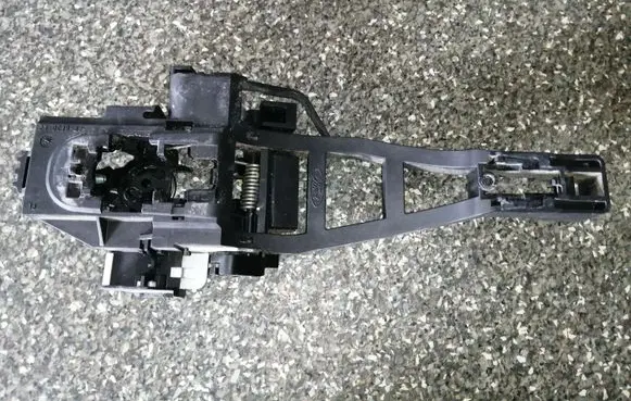 Rear door exterior handle/bracket