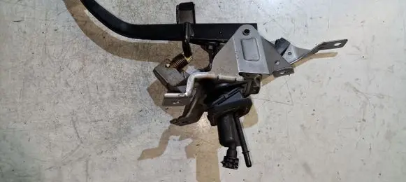 Ford C-MAX II Clutch pedal AV617B633