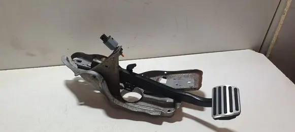 Volvo XC40 Brake pedal 32265013 020111916522