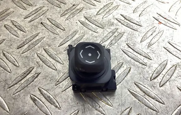 Lexus NX Steering wheel adjustment switch 