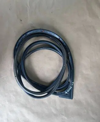 Opel Agila A Front door rubber seal 