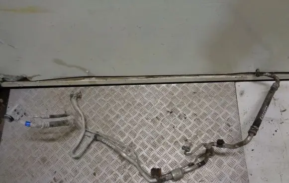 KIA Sorento Air conditioning (A/C) pipe/hose