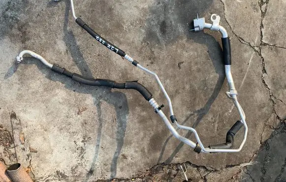 Mercedes-Benz CLS C218 X218 Air conditioning (A/C) pipe/hose A2128300177