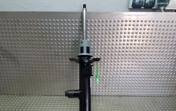 Audi Q4 e-tron Front shock absorber/damper S26371321 1EA413032L