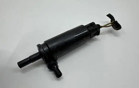 Skoda Superb B8 (3V) Windscreen/windshield washer pump 6R0955681