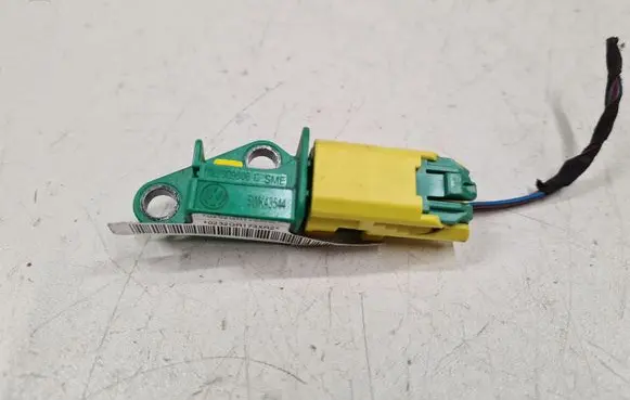 Volkswagen Golf V Airbag deployment crash/impact sensor 1K0909606C