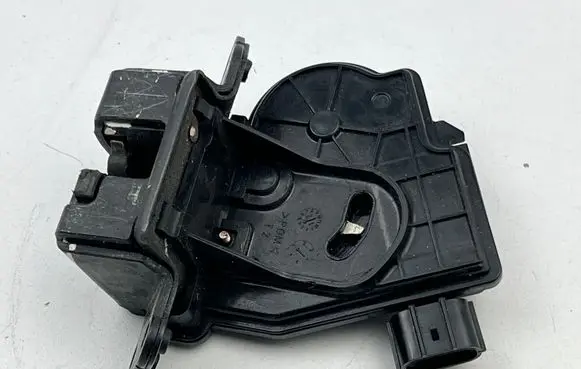Toyota Prius+ (ZVW40) Loading door lock 