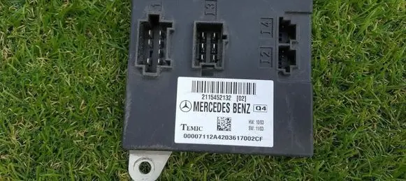 Mercedes-Benz E W211 SAM control unit A 2115452132