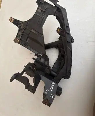 Audi A4 S4 B8 8K Headlight/headlamp mounting bracket 8K0805607B