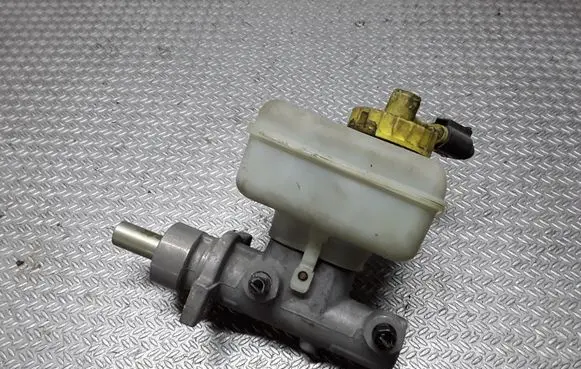 Volkswagen Golf IV Master brake cylinder 21027099