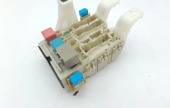 Toyota Prius (XW20) Fuse module 8273047290