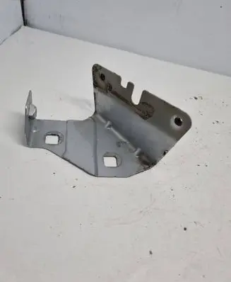 Opel Vivaro Fender mounting bracket 52045R 8277 8R77