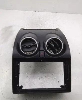 Radio/GPS head unit trim