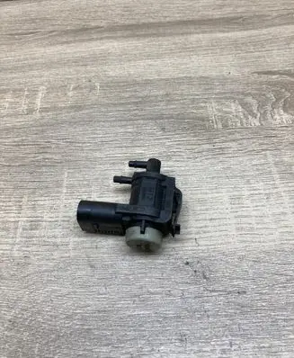 Volkswagen PASSAT B6 Turbo solenoid valve 1J0906283C