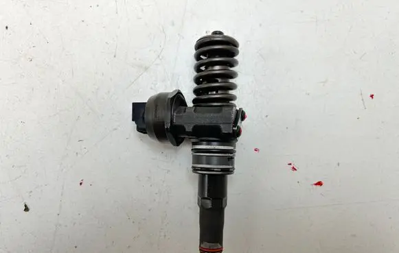 Fuel injector