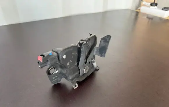 Dodge Durango Engine bonnet/hood lock/catch 68249962AA