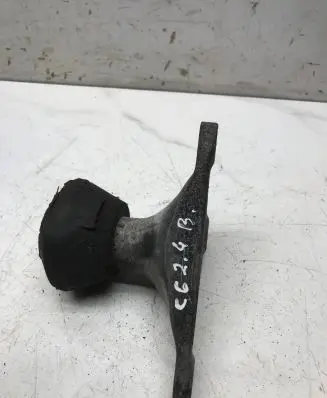 Audi A6 S6 C6 4F Engine mount bracket 4F01983438
