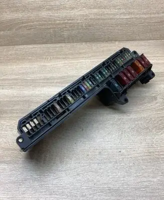 BMW 5 E60 E61 Fuse module 6932452 10688710