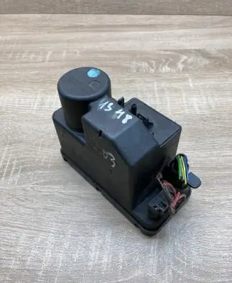 Mercedes-Benz C W203 Central locking vacuum pump 1248001348