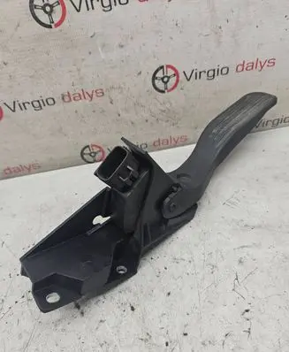 Ford Mondeo Mk III Accelerator throttle pedal 1S719F836AB 102500000351