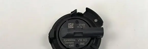Skoda Superb B8 (3V) Other engine bay part 5Q0959354