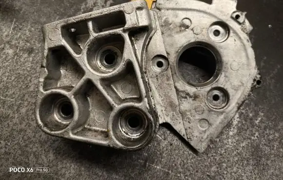 Nissan Primera Fuel pump bracket 8200240204
