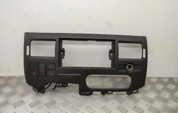 Radio/GPS head unit trim