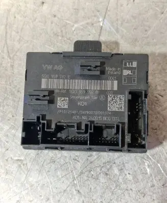 Volkswagen PASSAT B8 Door control unit/module 5Q0959592E